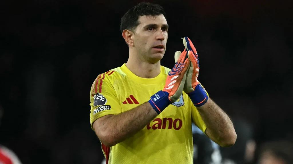 Inter Milan Eye Emiliano Martínez As Potential Yann Sommer Replacement 14 Emiliano Martínez to inter milan