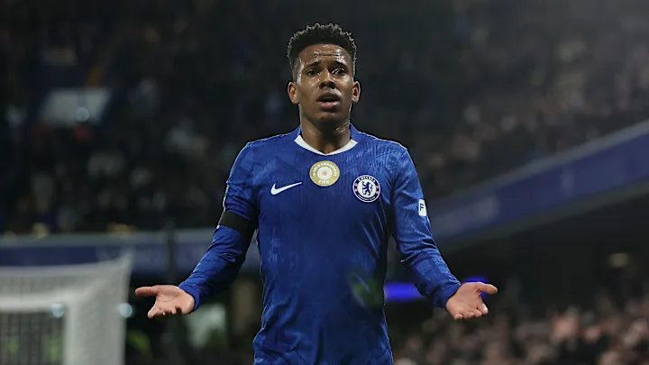 Estevao Chelsea injury news update