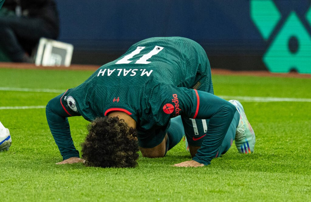 Premier League, EFL continue Ramadan match pauses for Muslim players