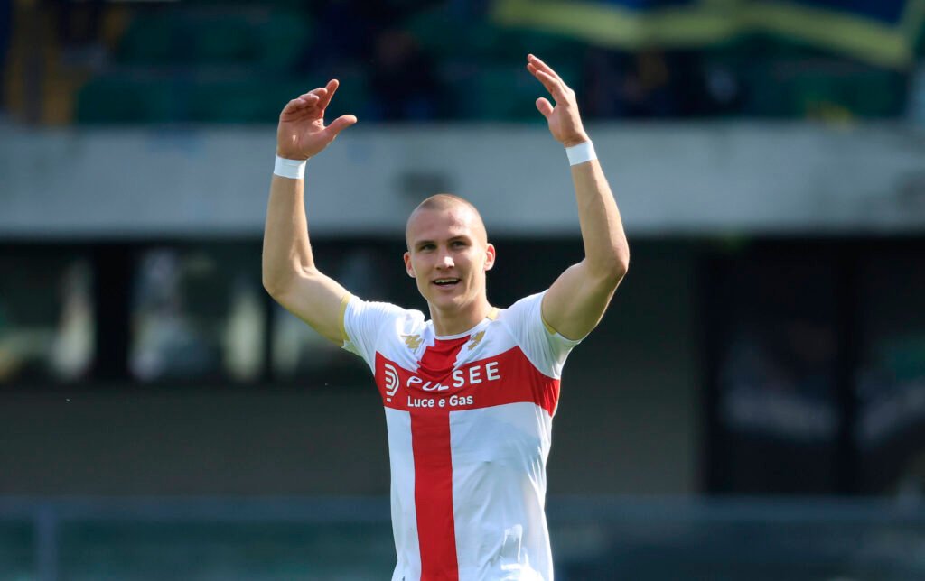 Inter Milan set sights on Genoa defender Leo Ostigard ahead of summer transfer window 7 Leo Ostigard