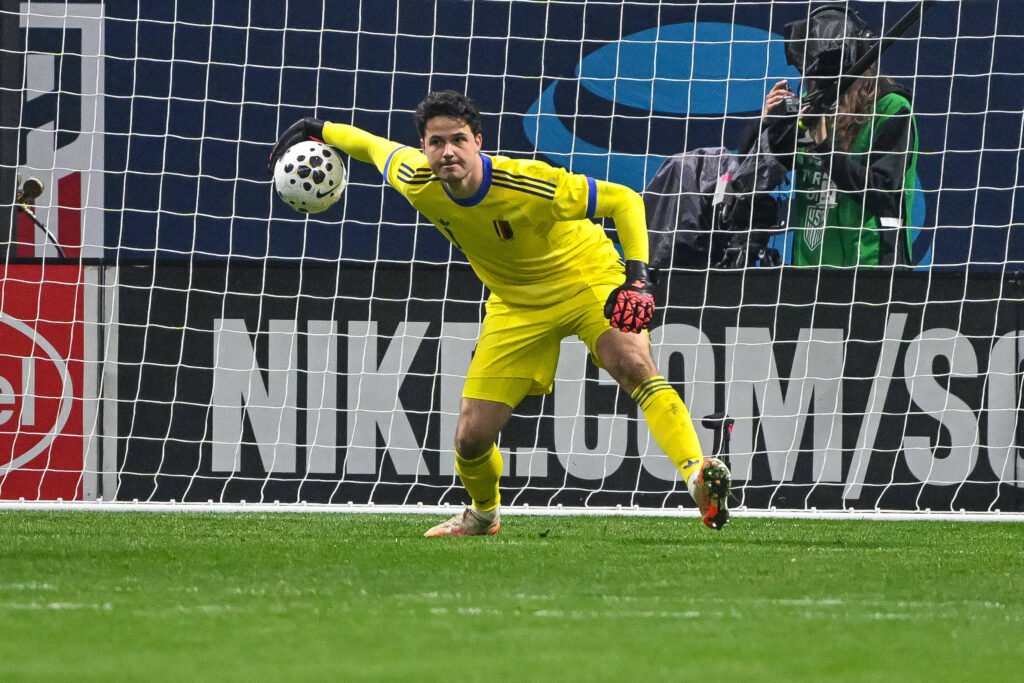 Garcia Refuses to Shut the Door on Manchester United’s Lammens Starting for Belgium at the World Cup 9 Senne Lammens