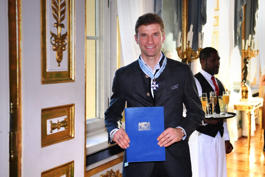 Oliver Kahn cast doubts over Thomas Muller's coaching skills amidst Bayern links 2 Thomas Muller